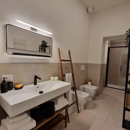Apartment In The Heart Of *